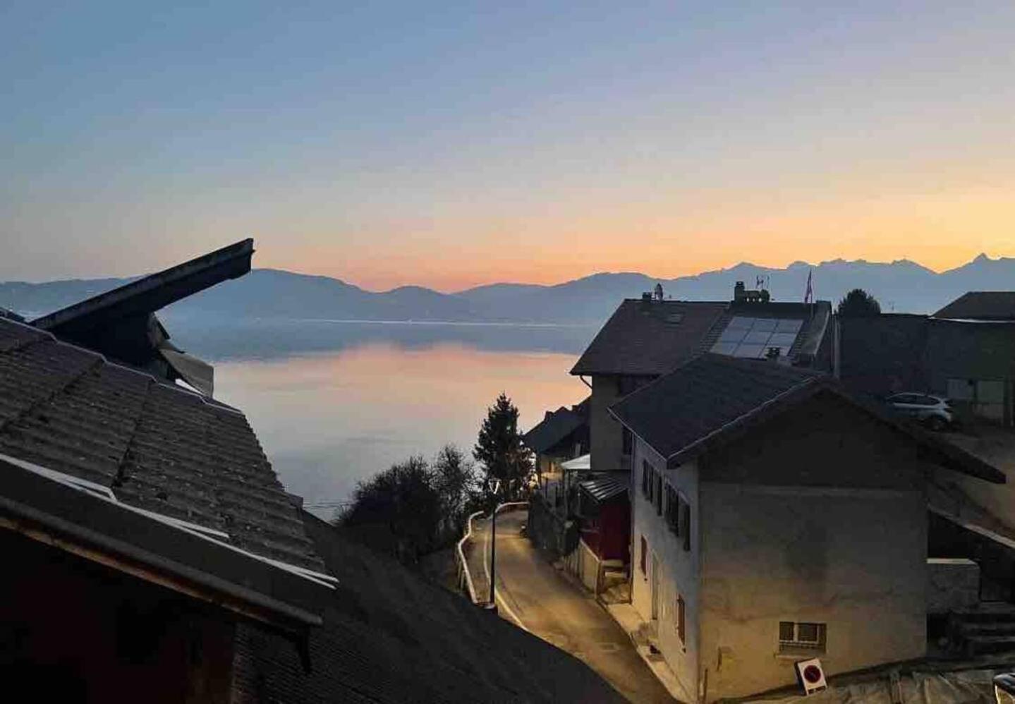 Chez Malou & Hugo Vue Lac Proche Suisse & Stations ! Сент-Джінголф Екстер'єр фото